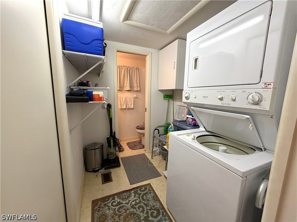 4621 Liberty Ln E Property Photo 28