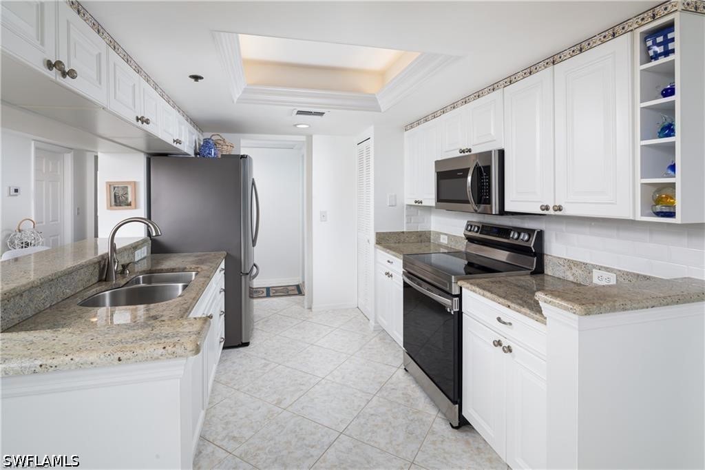 5550 Heron Point Dr 305 Property Photo 6
