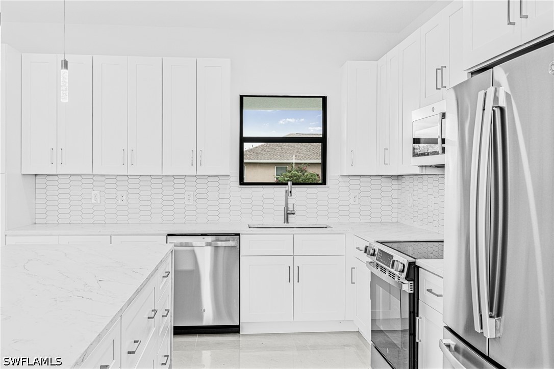 343 Pullman St Property Photo 8