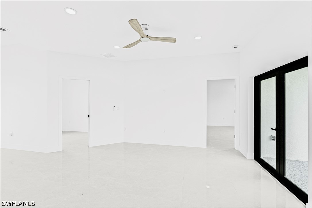 343 Pullman St Property Photo 14