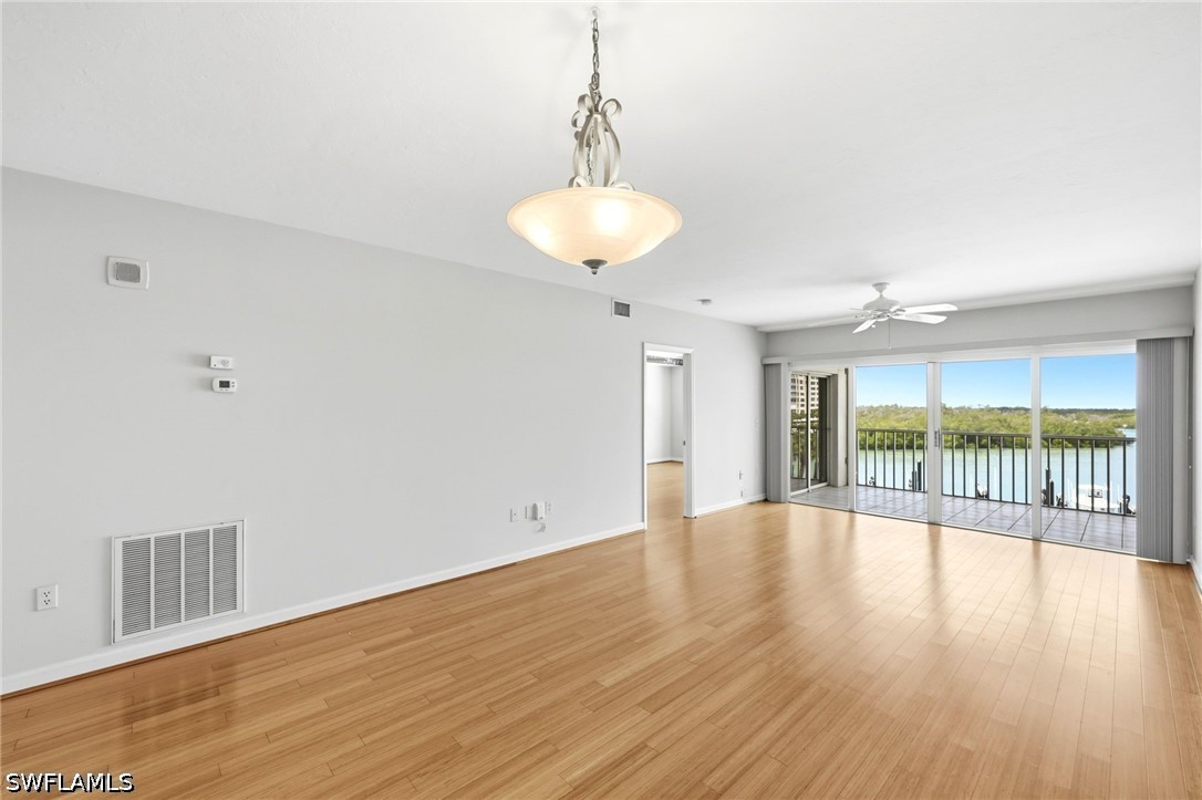 13105 Vanderbilt Dr 407 Property Photo 8
