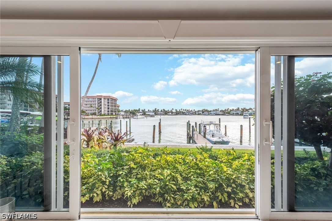 2850 Gulf Shore Blvd N 102 Property Photo 1