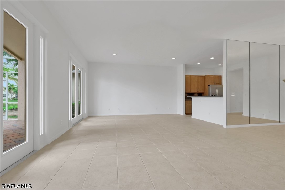 9404 Springview Loop Property Photo 6