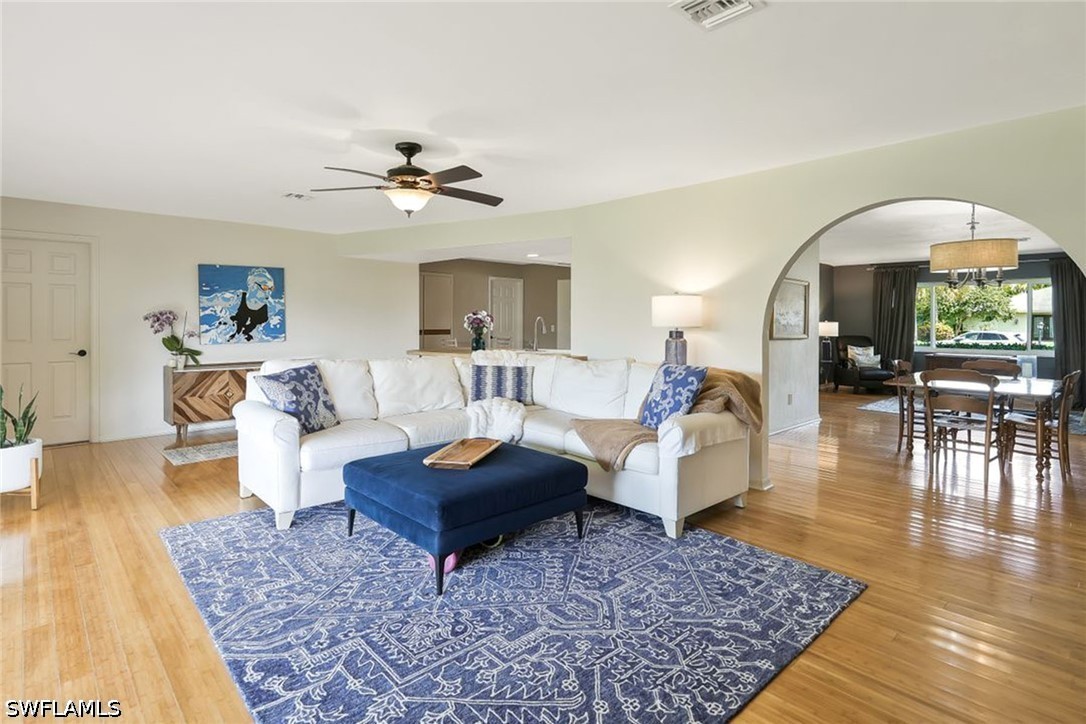10361 Windsor Way Property Photo 15