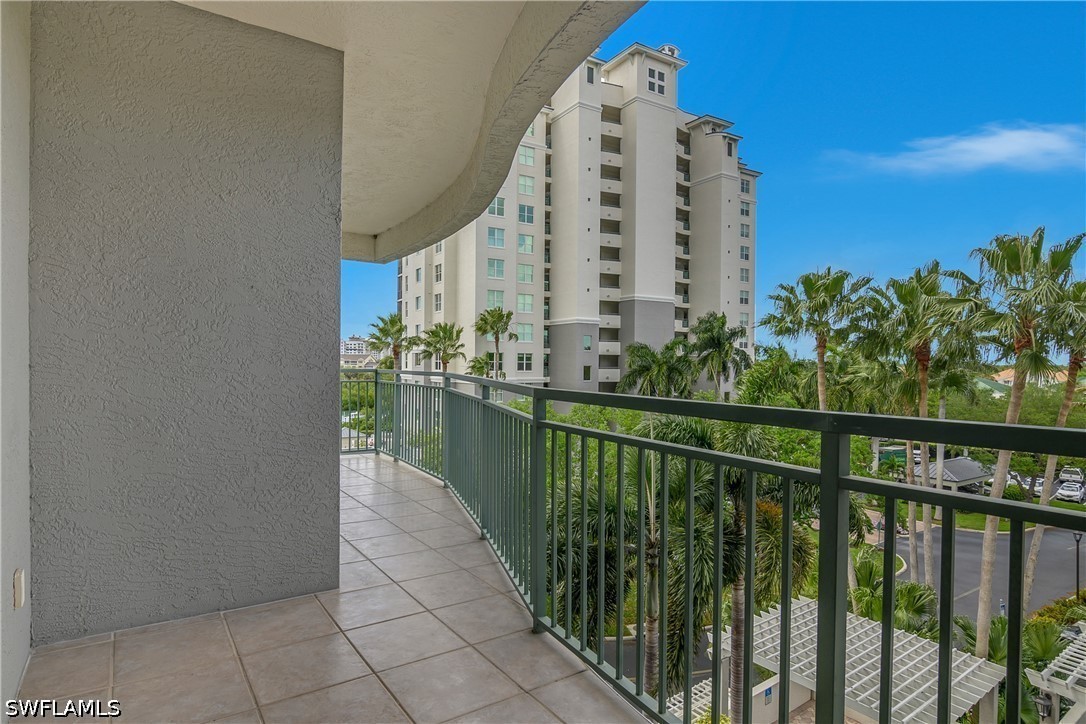 425 Cove Tower Dr 504 Property Photo 26