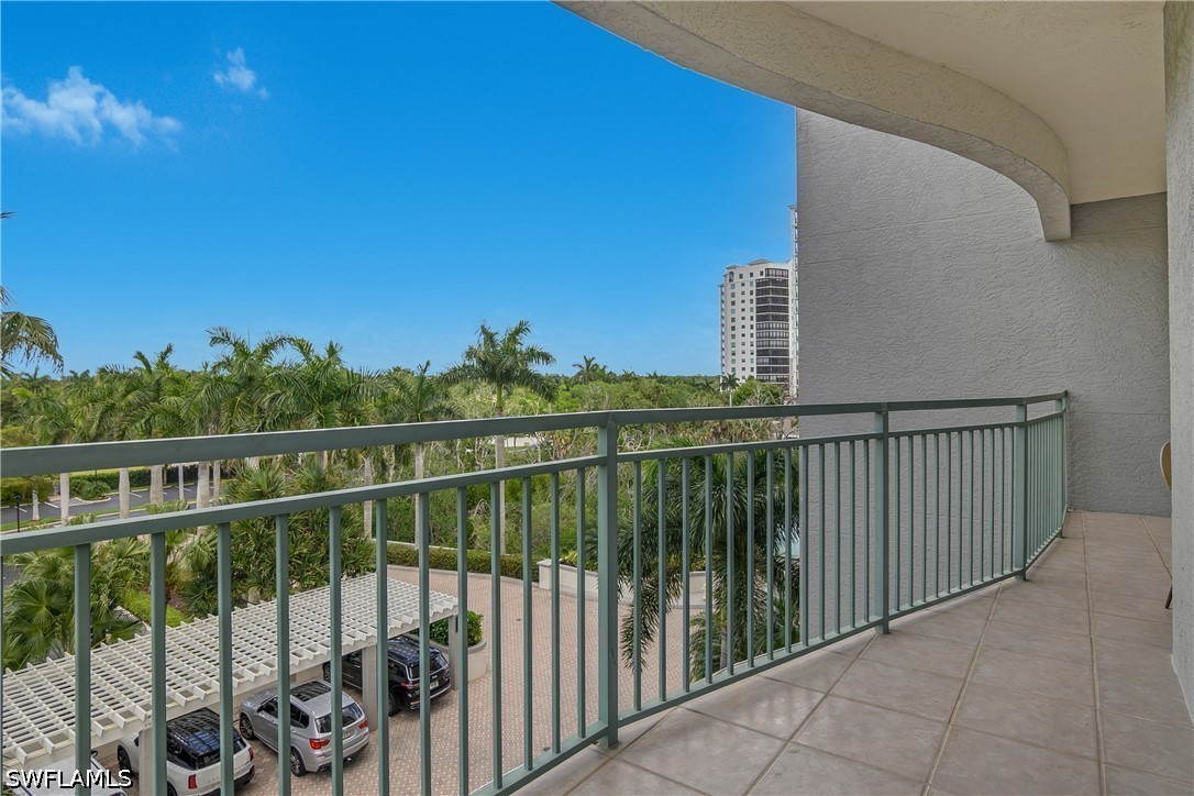 425 Cove Tower Dr 504 Property Photo 27
