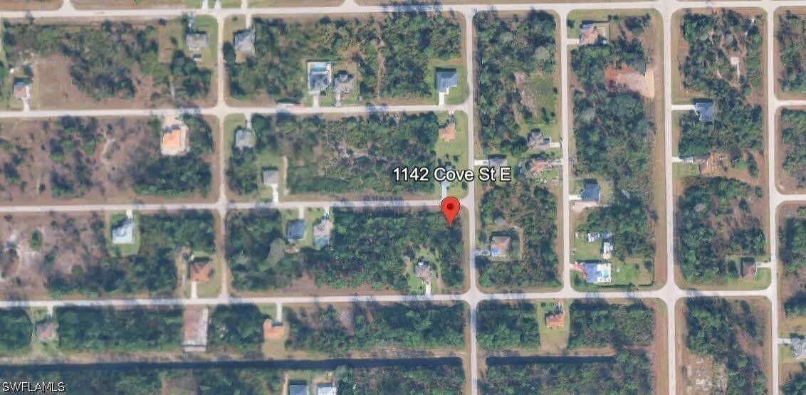 1142 Cove St E Property Photo 2