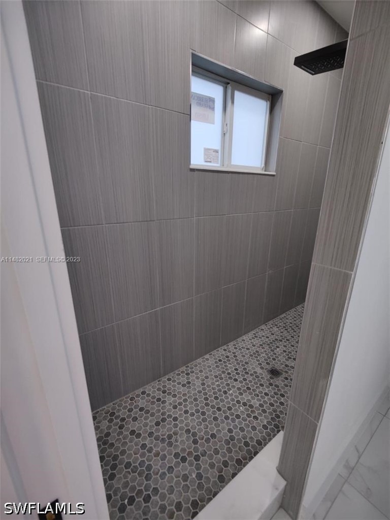716 Nw 37th Ave Property Photo 18