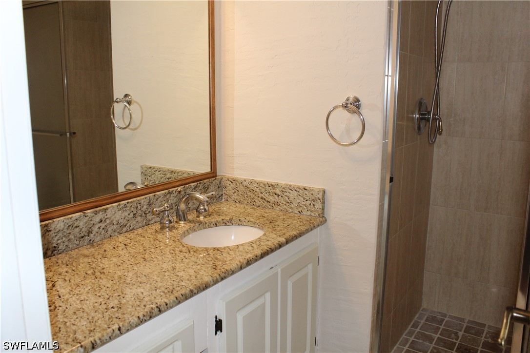 226014725 Property Photo 21