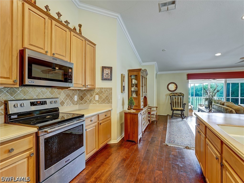 895 Eastham Way M202 Property Photo 8