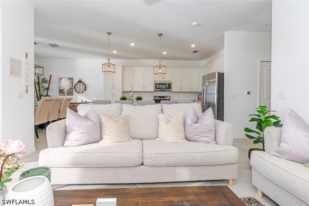 5527 Double Eagle Cir 3842 Property Photo 4