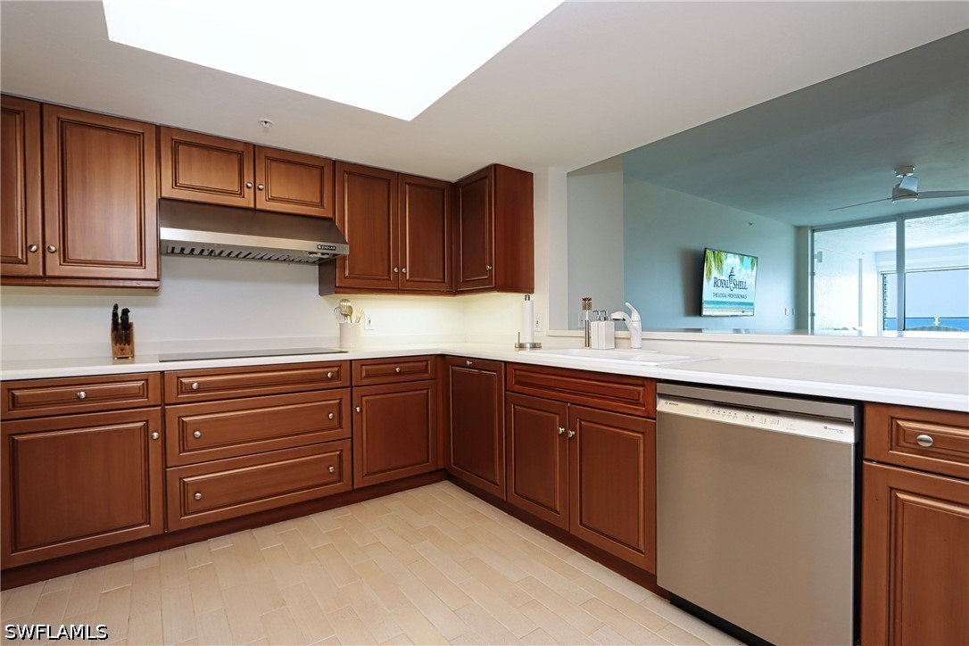 60 Seagate Dr 704 Property Photo 12