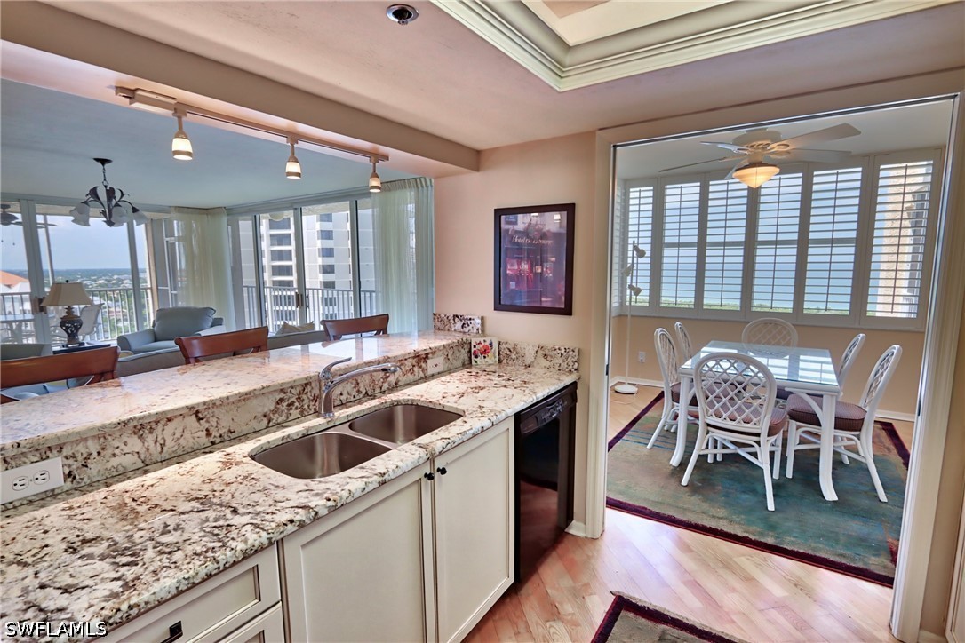 5550 Heron Point Dr 2004 Property Photo 10
