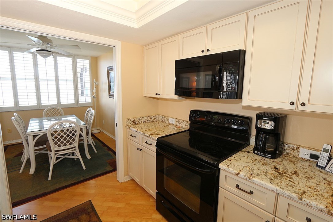 5550 Heron Point Dr 2004 Property Photo 12