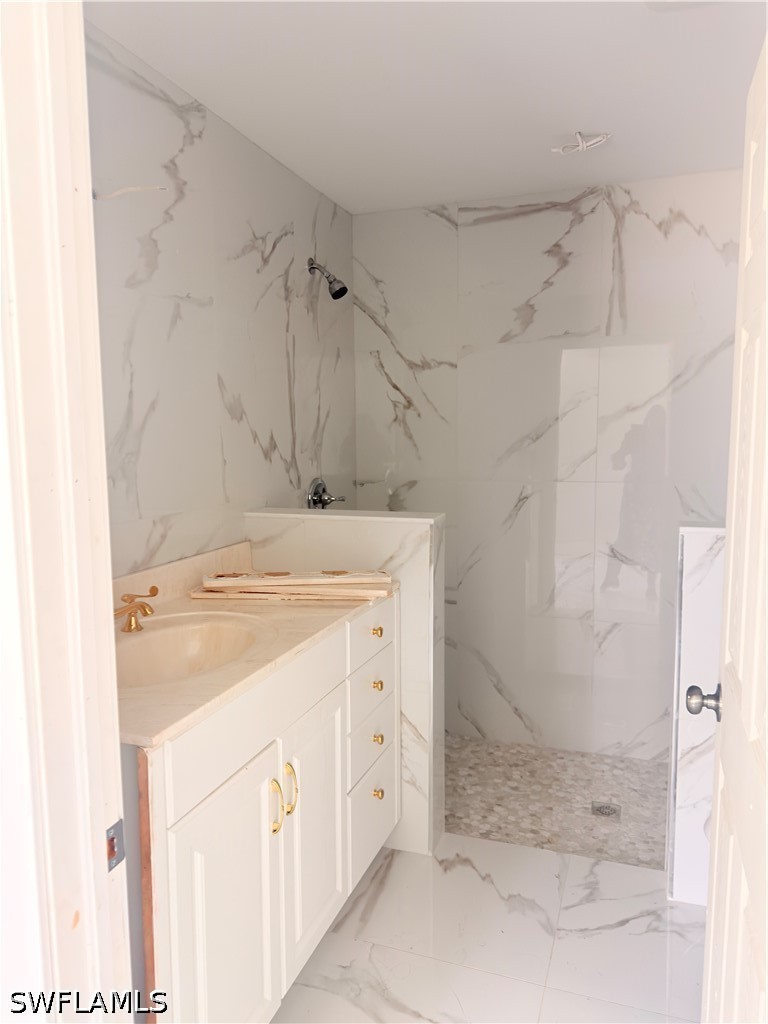 226015809 Property Photo 1