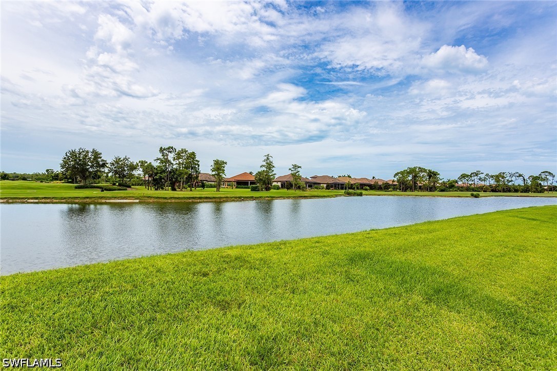 7771 Cottesmore Dr Property Photo 32