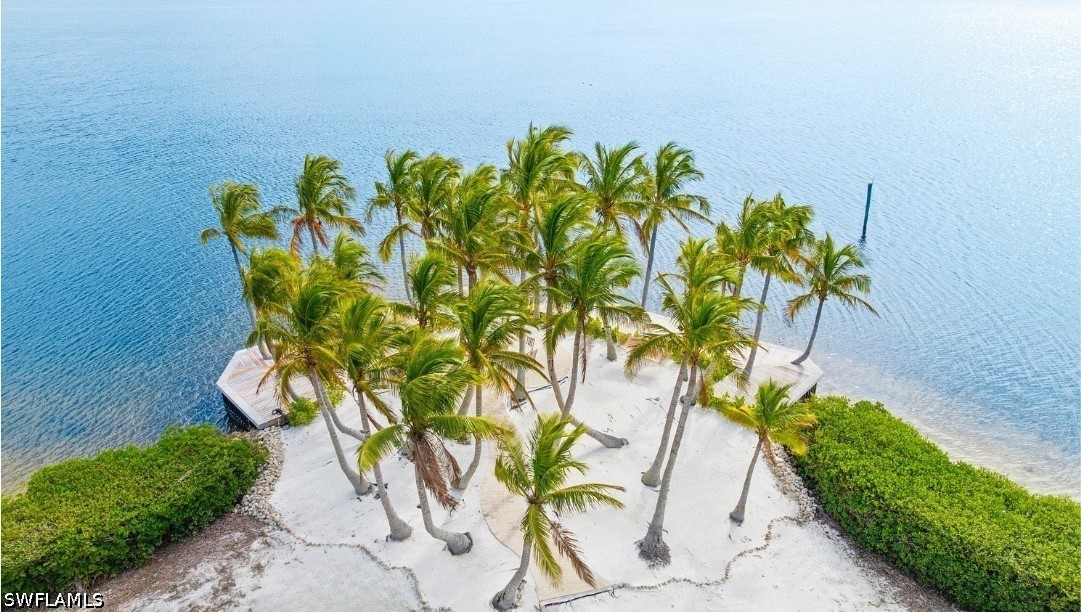 X Burgess Island Property Photo 18