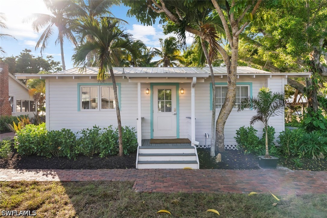 X Burgess Island Property Photo 23