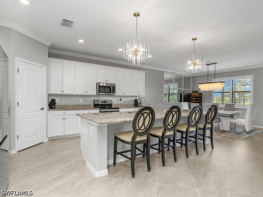 17575 Kinzie Ln Property Photo 8