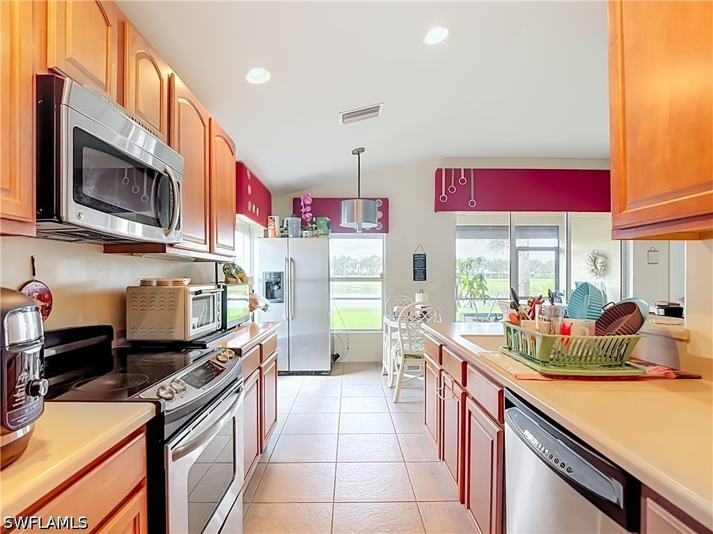 5748 Declaration Ct Property Photo 4