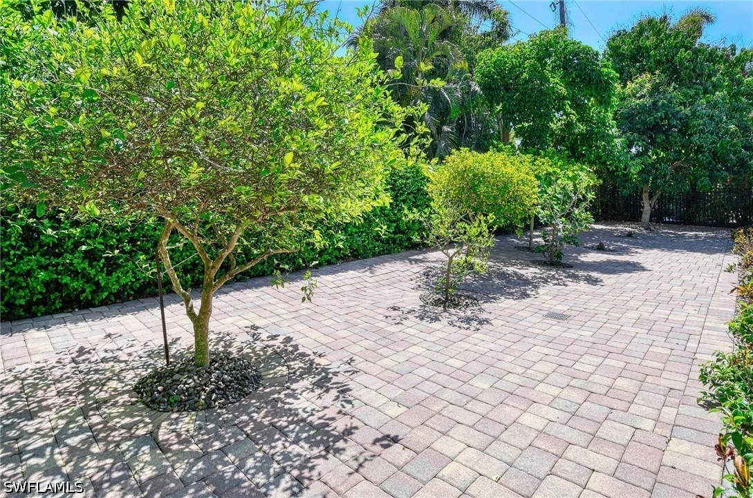 672 Fairway Ter Property Photo 33