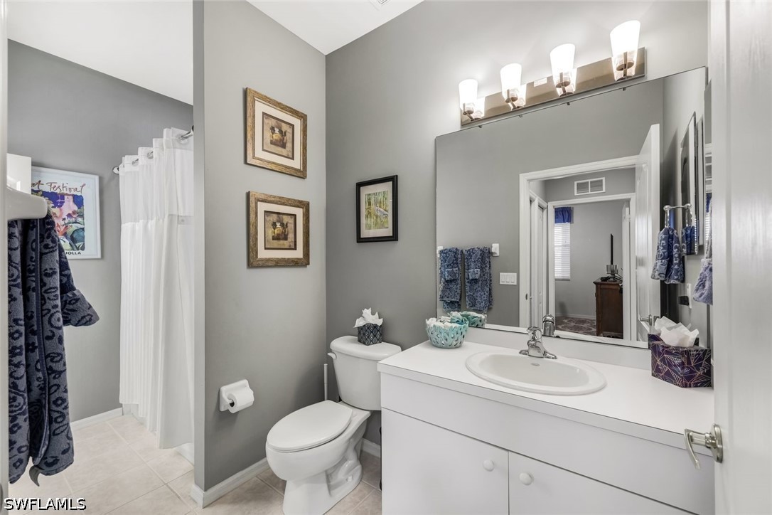226016405 Property Photo 18