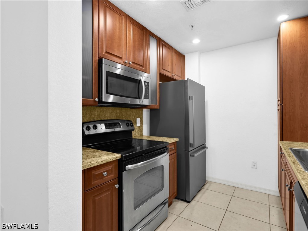 23501 Alamanda Dr 102 Property Photo 10