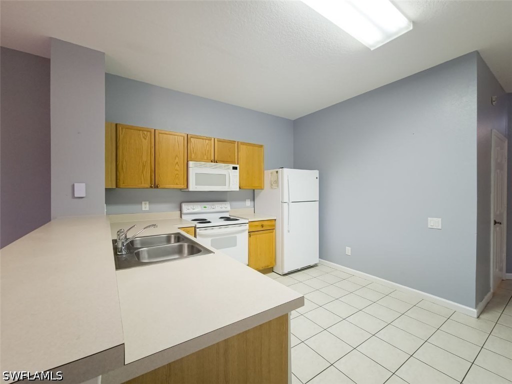 2332 Silver Palm Dr Property Photo 4