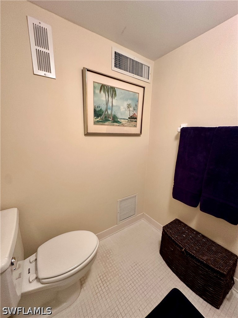 555 Park Shore Dr B205 Property Photo 21