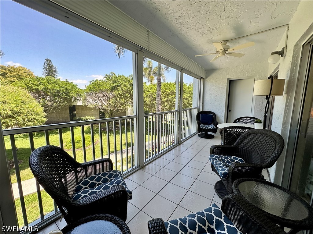 555 Park Shore Dr B205 Property Photo 30
