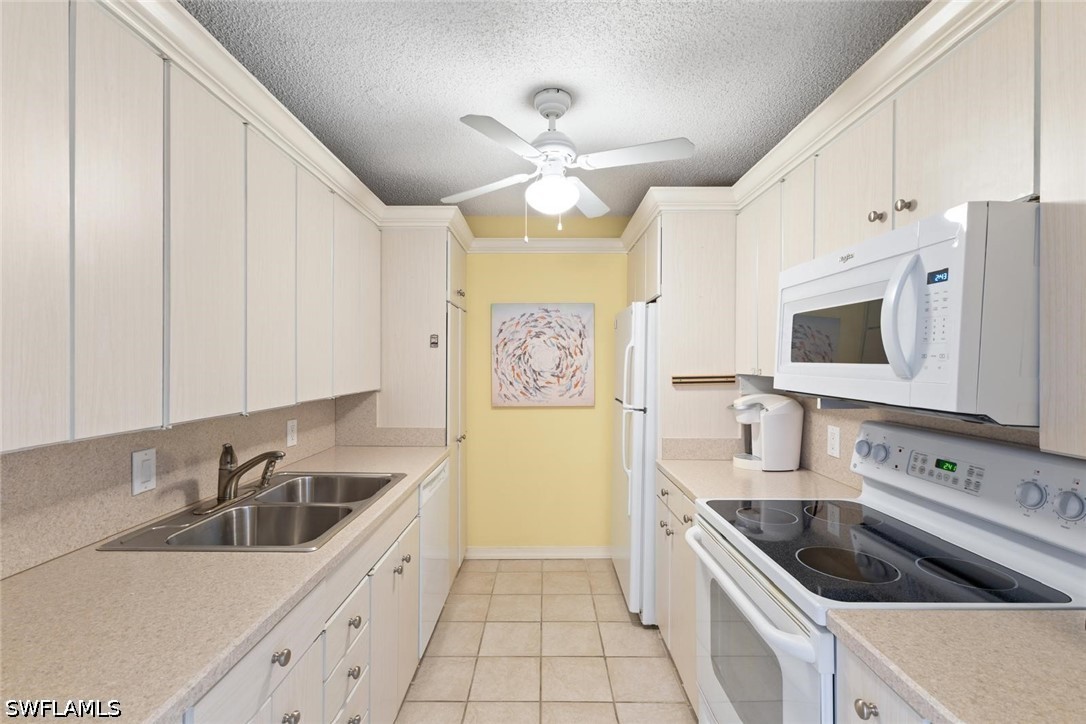 555 Park Shore DR B302 Property Photo 1