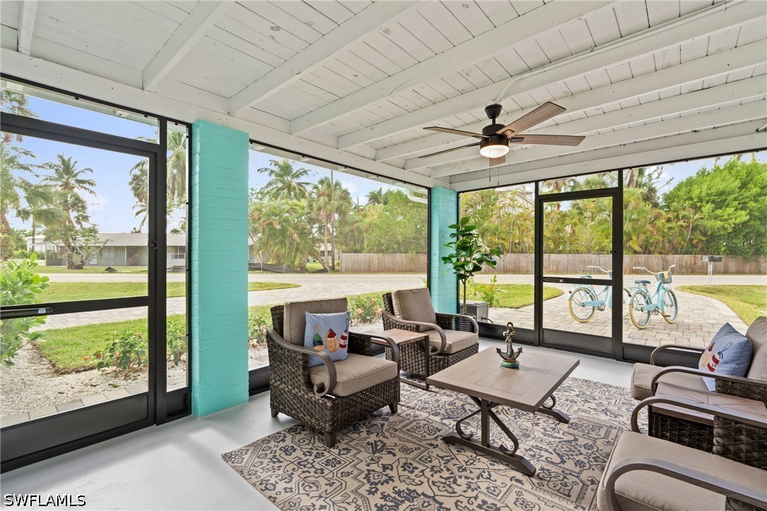 2134 Palm St Property Photo 5