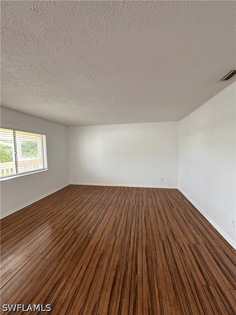 4629 Bayshore Dr J7 Property Photo 4