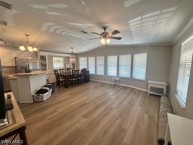 1509 Diamond Lake Cir Property Photo 7