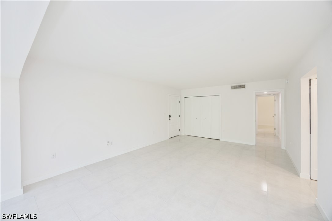 4180 Crayton Rd E4 Property Photo 3