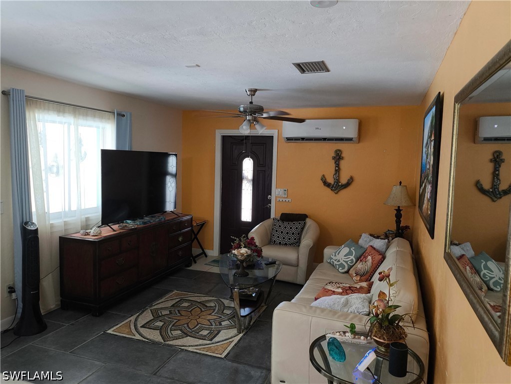 618 107th Ave N Property Photo 5