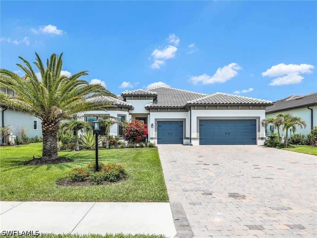 18412 Ridgeline Dr Property Photo 4