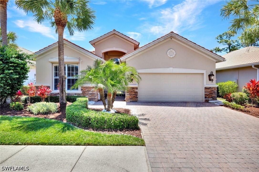 16208 Parque Ln Property Photo 3