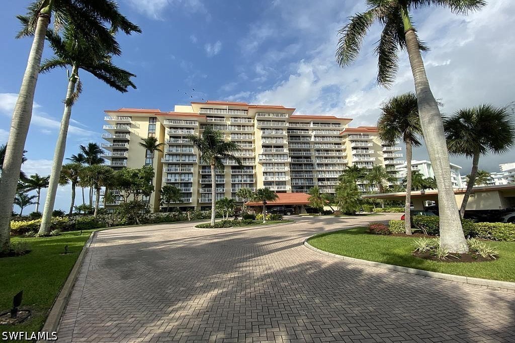 180 Seaview Ct 111 Property Photo 2