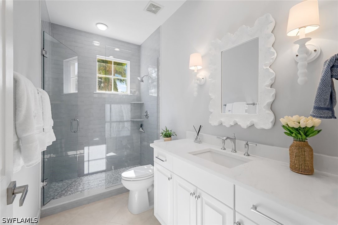 2851 Tiburon Blvd E 9-103 Property Photo 14