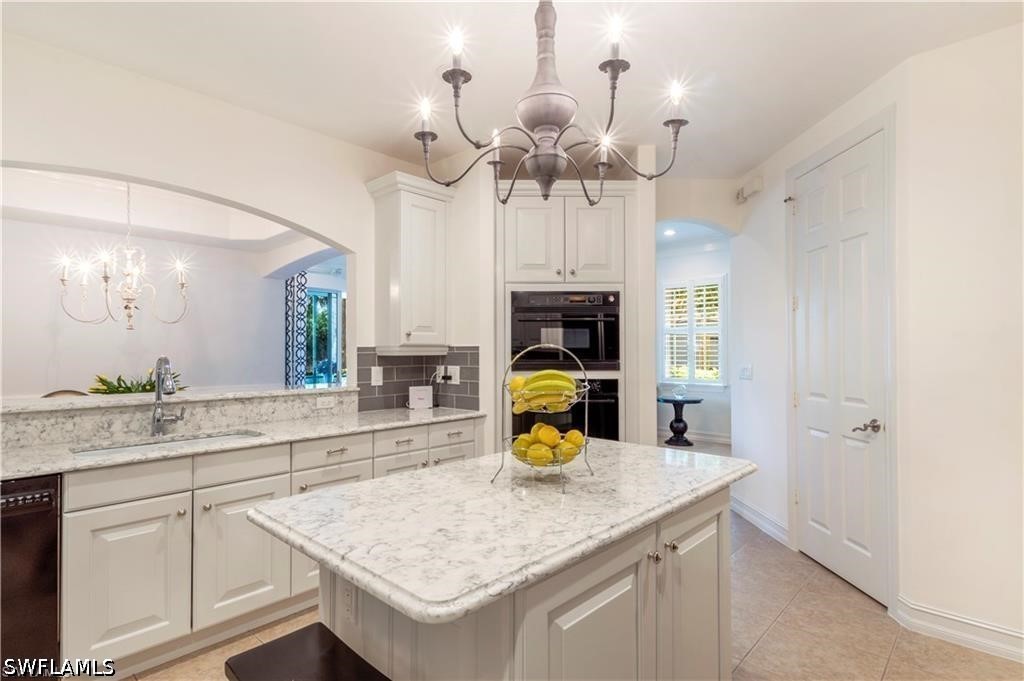2864 Tiburon Blvd E 101 Property Photo 7