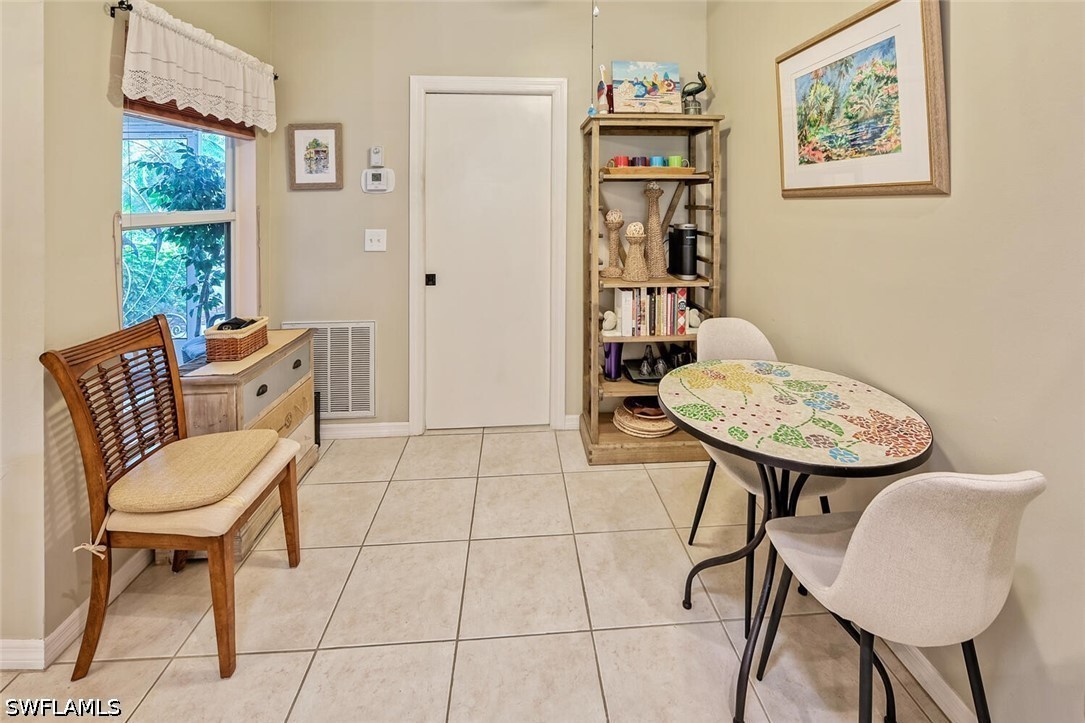 3728 Stone Way Property Photo 8