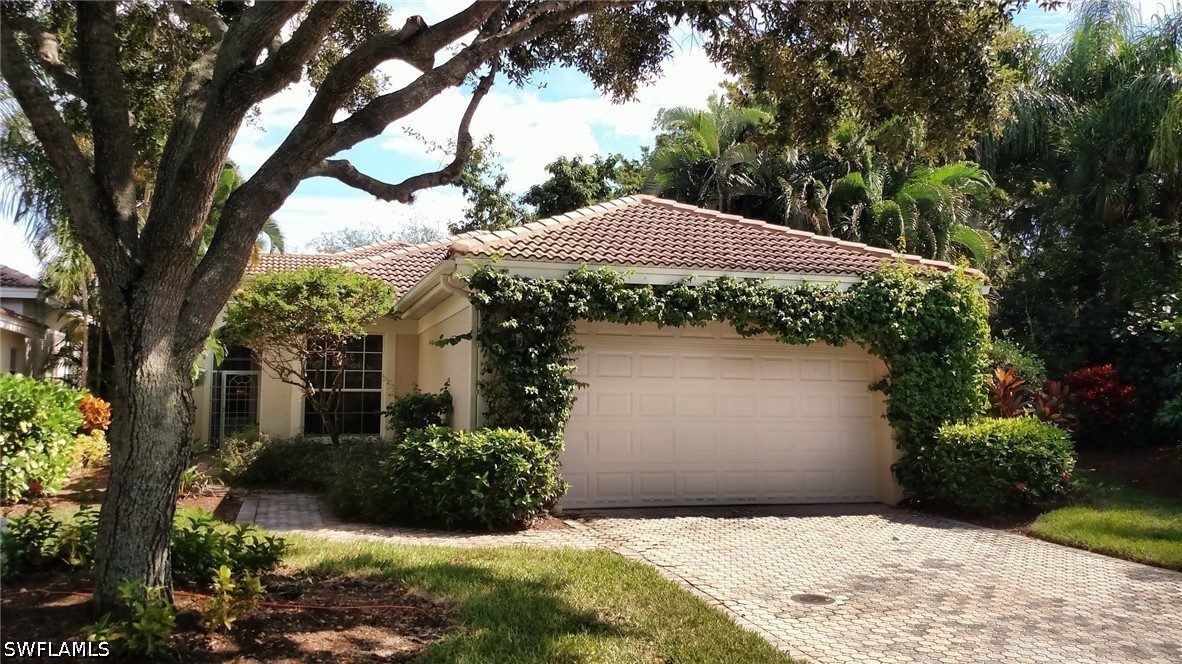8526 Pepper Tree Way Property Photo 3