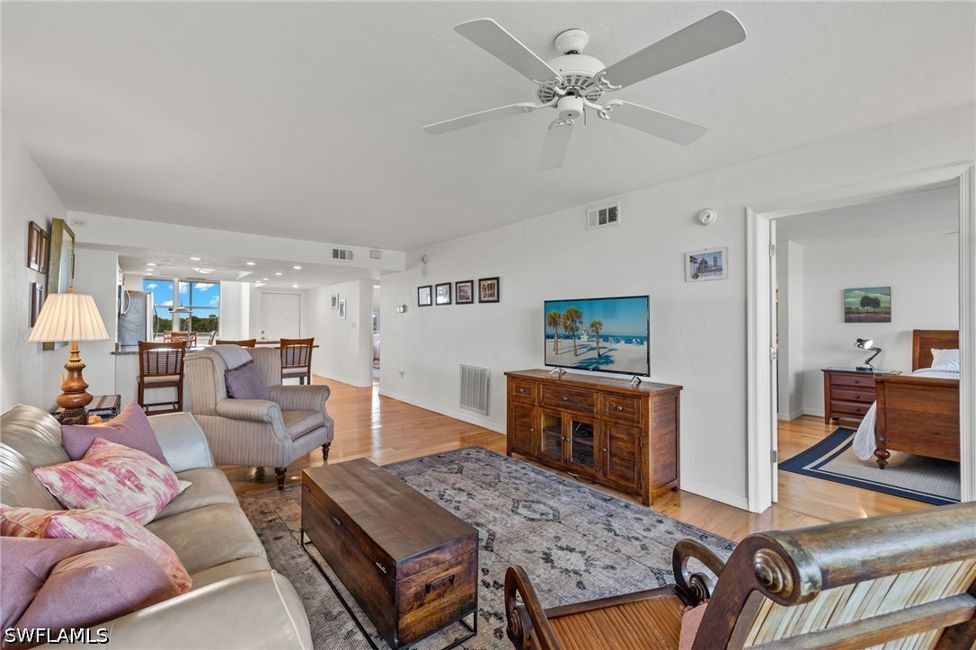 290 Naples Cove Dr 2602 Property Photo 11