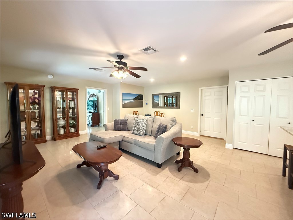 6140 Standing Oaks Property Photo 4