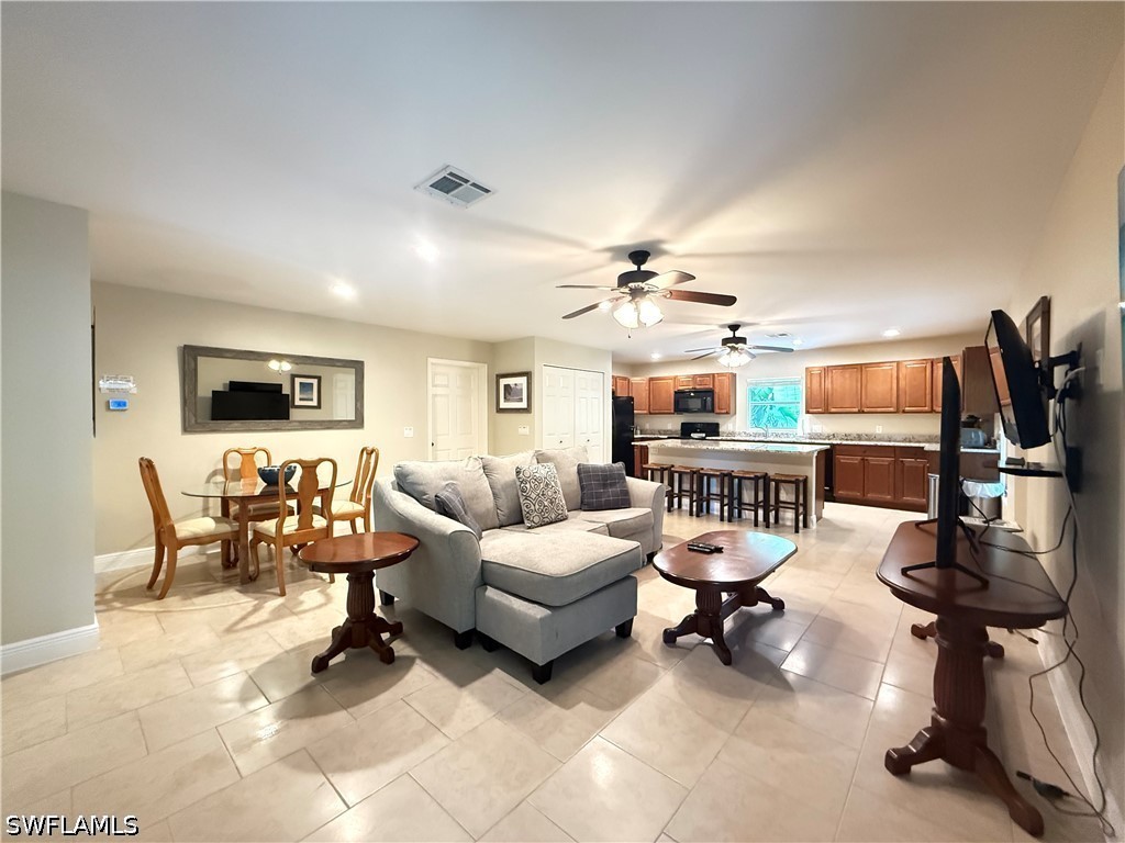 6140 Standing Oaks Property Photo 5