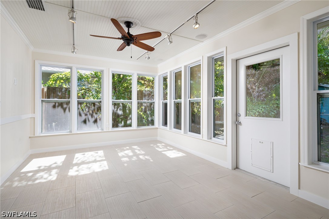 2424 Harbor Rd Property Photo 10