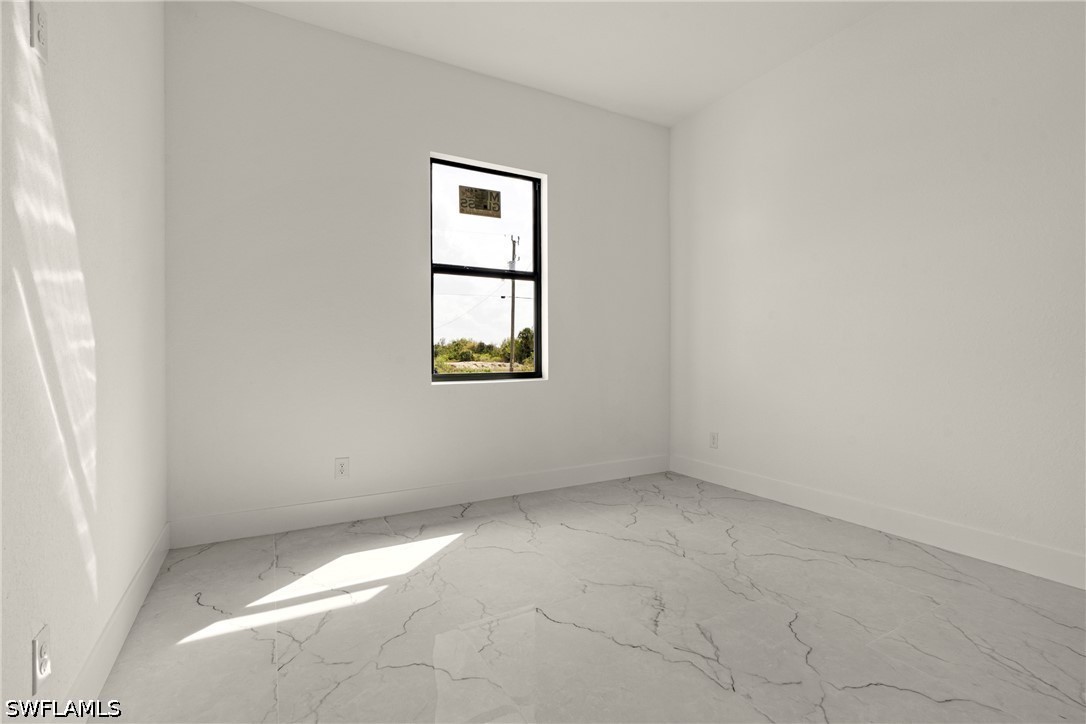 1128 Fontana St E Property Photo 19