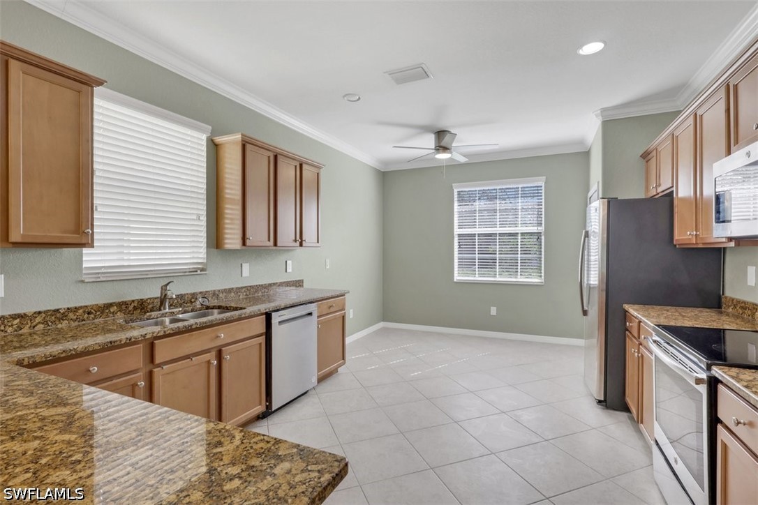 2391 Heydon Cir E Property Photo 8
