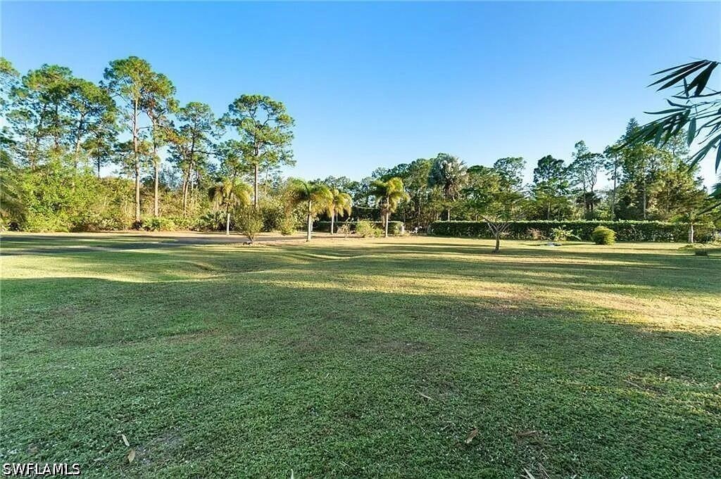 6011 Sea Grass Ln Property Photo 3